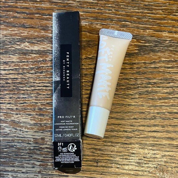 Fenty Beauty Pro Filt'r Soft Matte Foundation - Tan - Picture 1 of 4